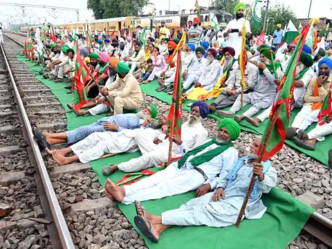 ​Railway tracks blocked