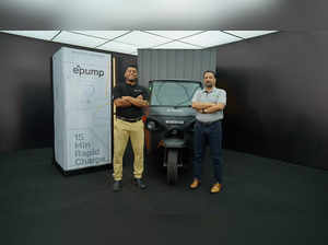 Arun & Amitabh with e^pump & Altigreen Vehicle jpeg