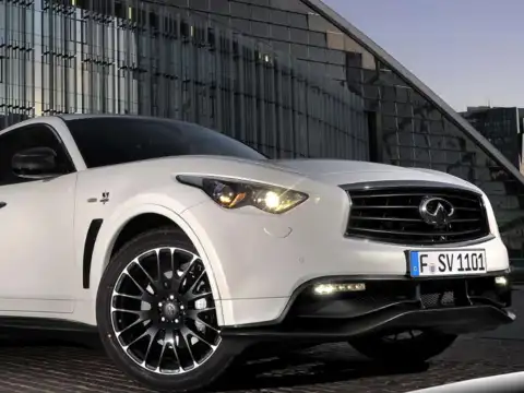 ​Infiniti FX Vettel Edition