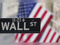 Wall Street enUS STOCKS-Wall Street ends mixed as investors eye payrolls datads mixed as investors eye payrolls data
