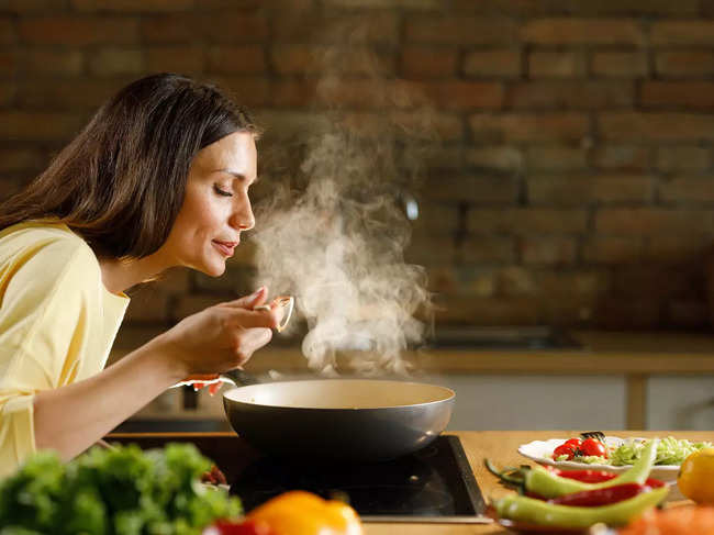 cooking-food-smell-iStock