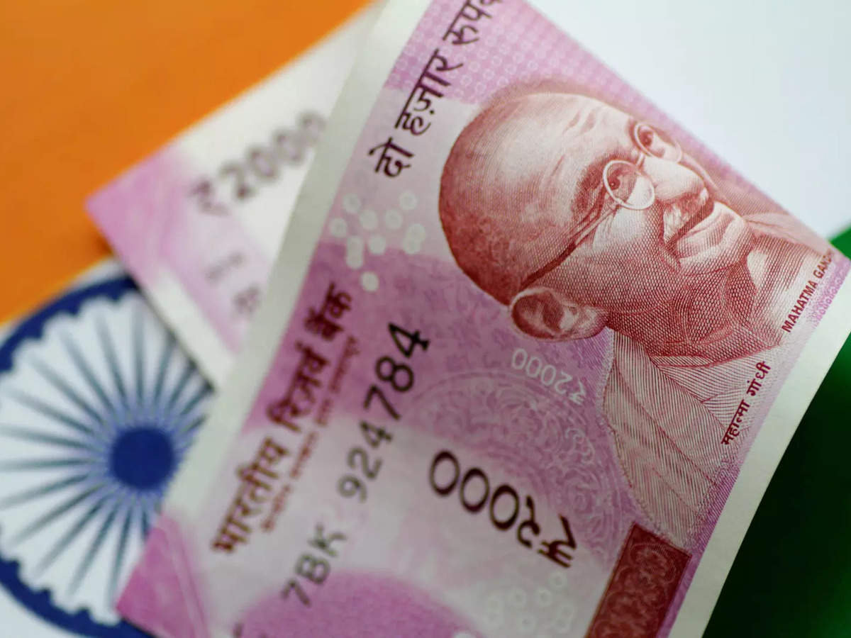 The rupee falls 19 paise to 79.64 against US dollar
