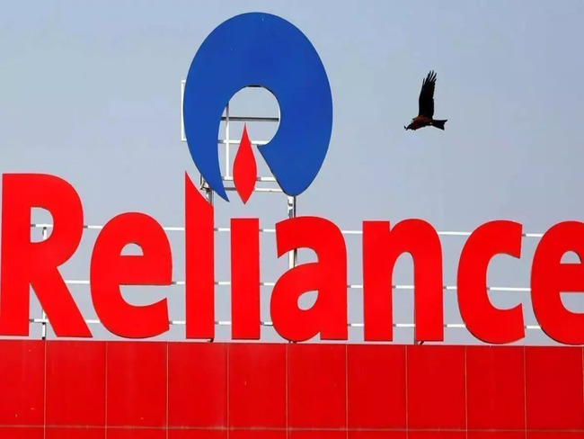 Reliance invests Rs 30,000 crore in retail in FY22