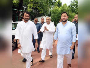 Patna, Aug 09 (ANI):  JD (U) leader Nitish Kumar with RJD leaders  Tejashwi Yada...