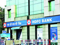 HDFC Bank Ties Up with M1xchange