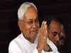 Nitish calls Lalu before oath, RJD supremo congratulates him