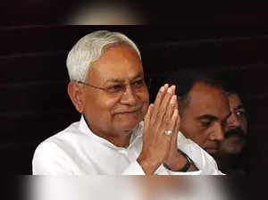 Nitish Kumar speaks to Lalu Prasad