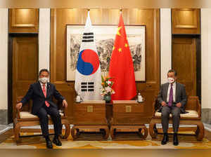 Top Chinese, South Korean diplomats pledge closer ties