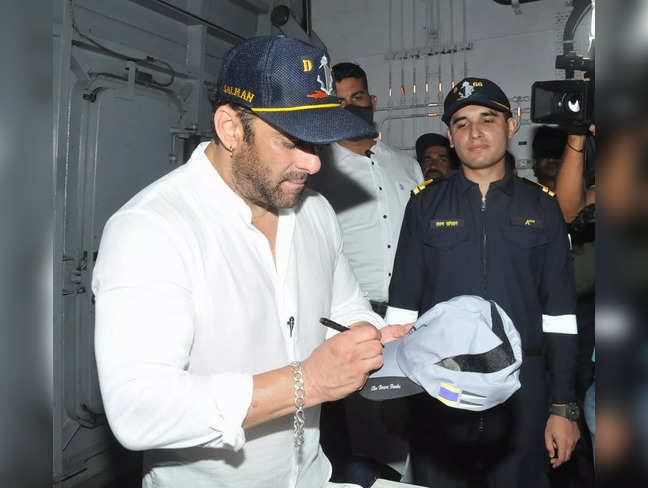 Salman Khan bonds with Indian Navy sailors onboard