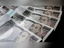 Japan's yen bears brunt of market rethink on Fed