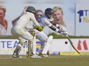 Sri Lanka fights back in 2nd test against Australia