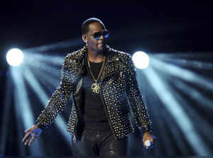 More trouble for singer R. Kelly as key victim to testify in child pornography case.