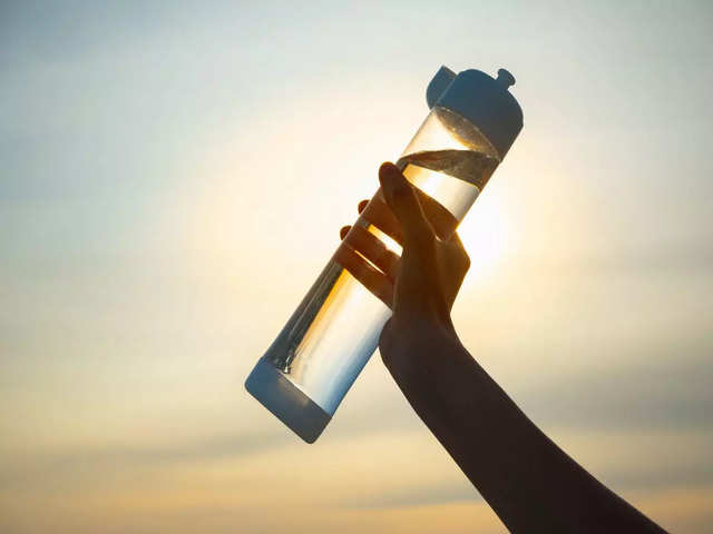 9 Reusable Water Bottles to Cut Down on Plastic Usage — Editor