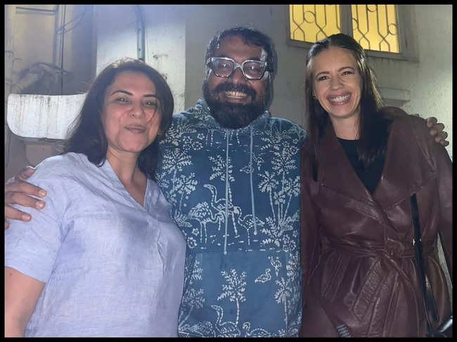 Anurag Kashyap poses with ex-wives, 'two pillars'