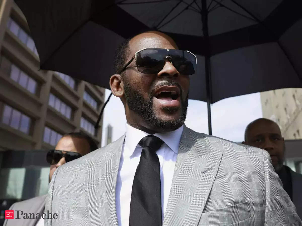 r kelly: Jury to hear opening statements at R Kelly trial in child porn  case - The Economic Times