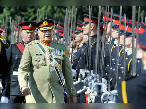 **EDS: TO GO WITH STORY FES 36** London: Pakistan's Army chief General Qamar Jav...