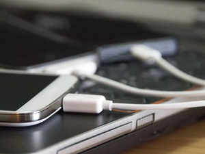 Expert groups to weigh common charger across devices