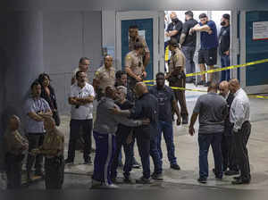 Miami officer shot, dies after 2 days