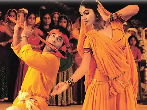 ​Radha Kaise Na Jale