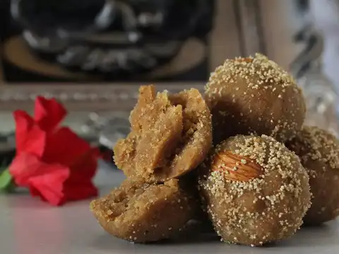 ​Panjiri Laddoo