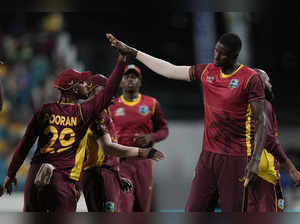 New Zealand beats Windies in 3rd ODI, clinches series 2-1