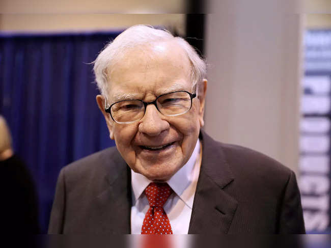 Warren Buffett once sold off an old wallet of his that contained a stock tip, raising $210,000 for the organization​.