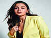 Soon-to-be mom Alia Bhatt glows in latest photos; Kareena Kapoor Khan reacts