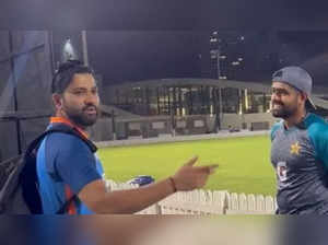 'Bhai shaadi kar lo': Rohit Sharma hilariously asks Babar Azam to get married in candid conversation(pic credit: twitter)