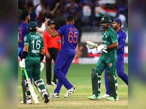 Asia Cup 2022, IND vs PAK: Fakhar Zaman walks off without appeal, earns praise from fans. (Credit : ICC)