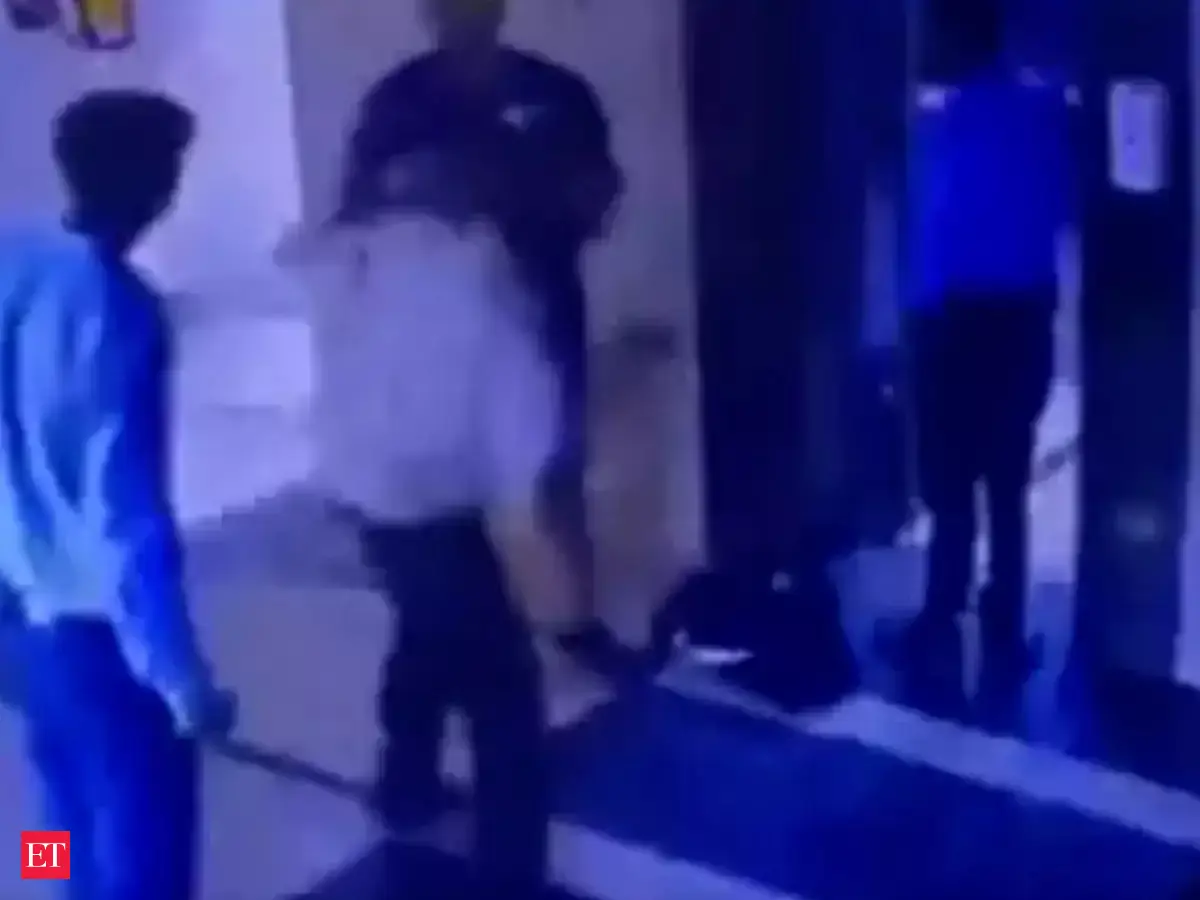 gurugram: Watch: Man arrested for slapping, abusing security guard and ...