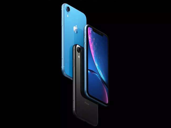 The iPhone SE 4 may be launched next year, which will come with a 6.1-inch display with Face ID, a 12MP rear camera and IP67 water and dust resistance.
