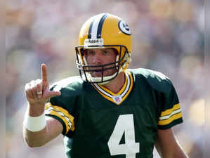 NFL legend Brett Favre questioned by FBI over connection with welfare case