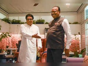 Mumbai: BJP Maharashtra President Chandrashekhar Bawankule with Maharashtra Navn...