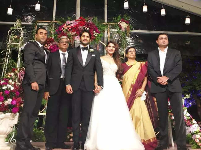 ​A throwback picture from Samantha Prabhu and Naga Chaitanya's wedding day. (Image: Facebook/@joeprabu1954​)