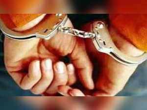 Employee held for theft of Rs 11 crore branded phones in Mumbai