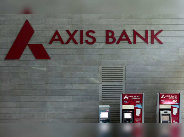 Axis Bank: Buy | Target Price: Rs 960 | LTP: Rs 755.4 | Potential upside: 27%