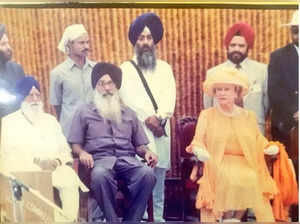 When Queen Elizabeth II visited Golden Temple, Jallianwala Bagh in 1997.(Photo:Sukhbir Singh Badal)