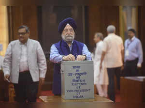 New Delhi: Union Minister for Housing & Urban Affairs Hardeep Singh Puri casts h...