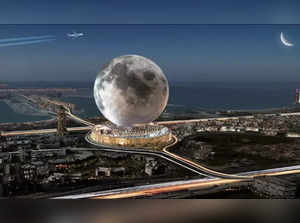 Moon shaped resort dubai (1)