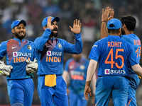 India new Jersey: T20 World Cup 2022: Netizens go gaga over Team India's new  T20I jersey - The Economic Times