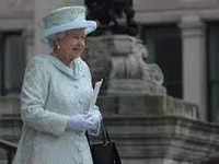 Imperial State Crown's weight could break your neck, says Queen Elizabeth -  The Economic Times