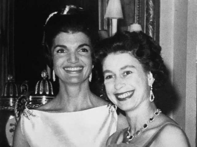 ​Queen Elizabeth with Jacqueline Kennedy