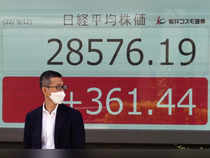 Japan stocks slump on U.S. CPI data, reports of BOJ preparing for FX intervention