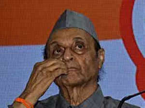 Karan Singh says his ties with Congress 'almost zero now'