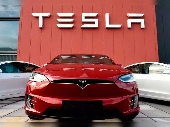 Judge orders Tesla to tell laid off employees about lawsuit