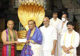 Mukesh Ambani visits Guruvayur temple in Kerala, donates Rs 1.51 crore for 'annadanam'