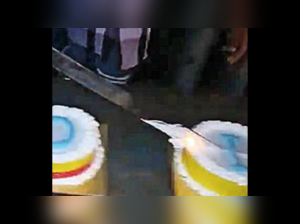 birthday cakes_cut_with_sword_mumbai