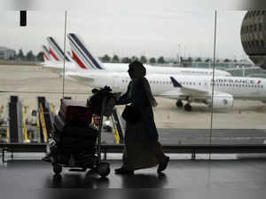 Flights disrupted as French air traffic controllers walk out