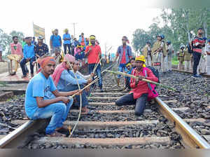 West Medinipur: Agitators from the Kurmi community block railway tracks to press...