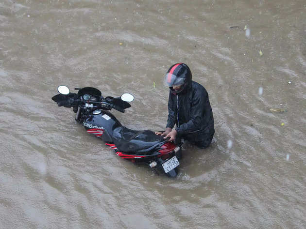 Delhi Rain News LIVE Updates: Heavy rainfall causes waterlogging, potholes in Delhi and Gurugram; more showers expected